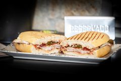 BAGUETTE MARCA REEBOOK