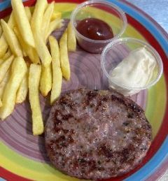PLATO INFANTIL 101-HAMBURGUESA AL PLATO CON PATATAS FRITAS