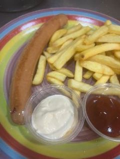 PLATO INFANTIL 105-FRANKFURT AL PLATO CON PATATAS FRITAS