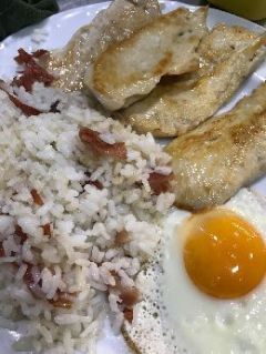 PL.C.-11.PECHUGA DE POLLO PLANCHA, ARROZ SALTEADO CON JAMON Y HUEVO FRITO