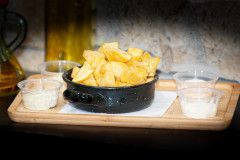 PATATAS BRAVAS (4 SALSAS APARTE)