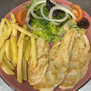 P.C.-2.PECHUGA POLLO PLANCHA, PATATAS FRITAS Y ENSALADA – imagen 1