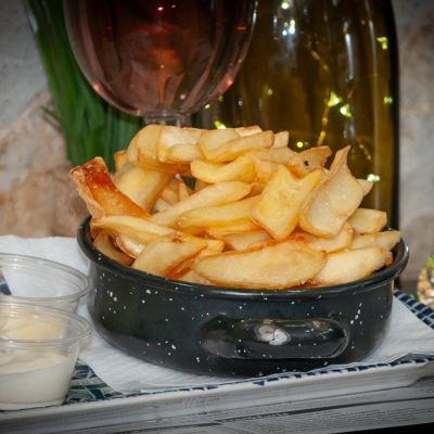 PATATAS TEJA (CON 2 SALSAS AMARILLAS APARTE) – imagen 1