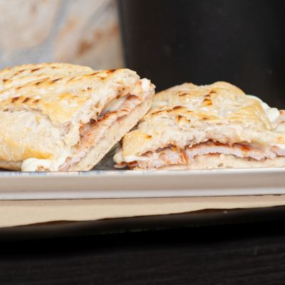 BAGUETTE LOMO CON QUESO – imagen 1