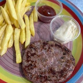 PLATO INFANTIL 101-HAMBURGUESA AL PLATO CON PATATAS FRITAS – imagen 1